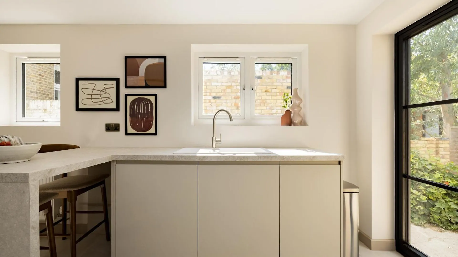 The Tyrwhitt Road Place - Lovely 2Bdr Flat With Garden London