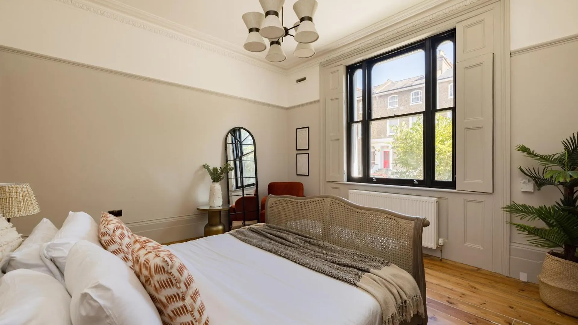 The Tyrwhitt Road Place - Lovely 2Bdr Flat With Garden London
